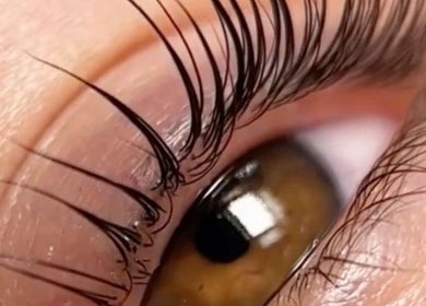 Extension de cils magnifique à L’atelier By Victoria, situé à Bron, Auvergne-rhône-alpes, FR.