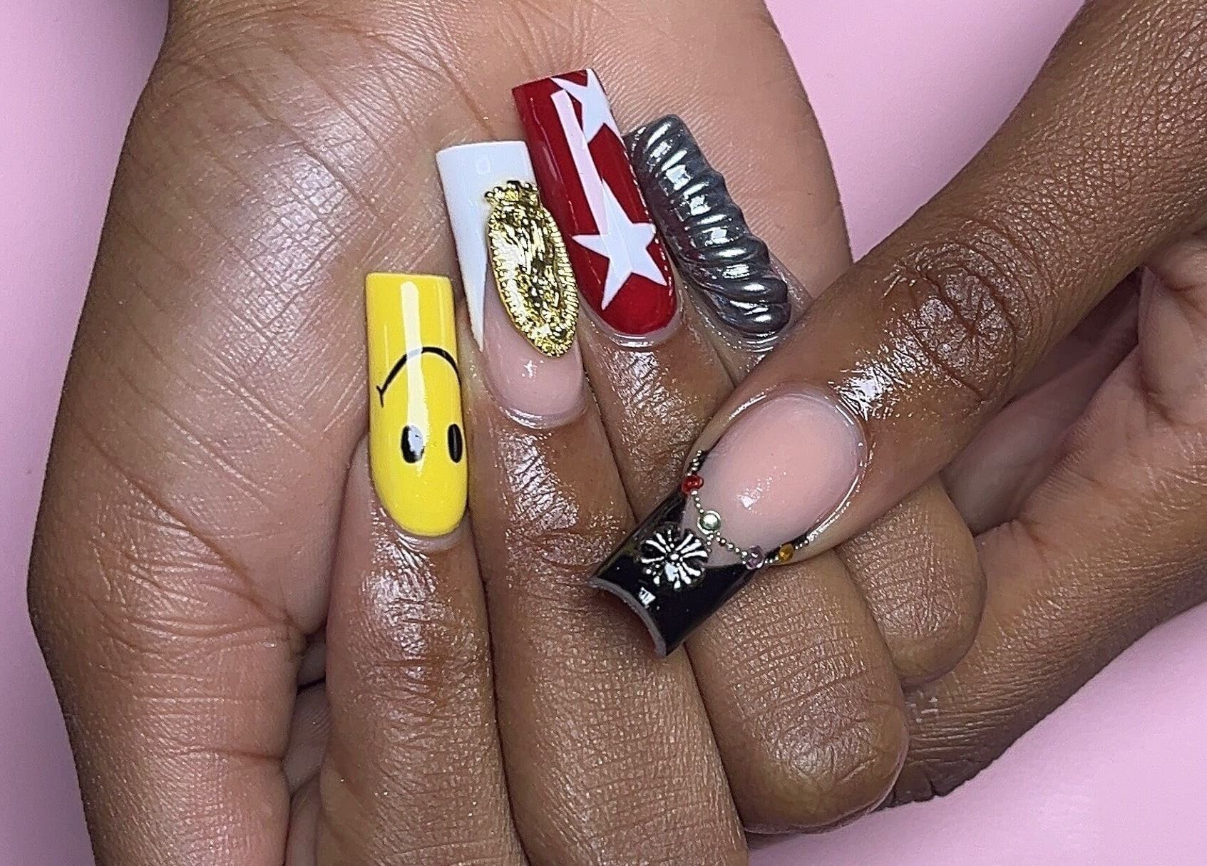 Vibrant, artistic nails from Saintysclaws in Randburg, Gauteng, ZA showcasing colorful, creative designs.