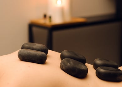 Relaxing hot stone therapy at Feel Good Massage Studio, Warszawa, Województwo Mazowieckie, PL.