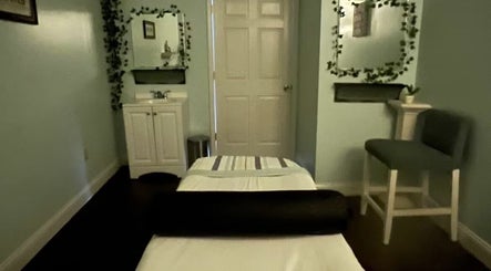 Relaxing massage room at T&S Paradise Touch Spa, San Jose, California, US with calming decor.