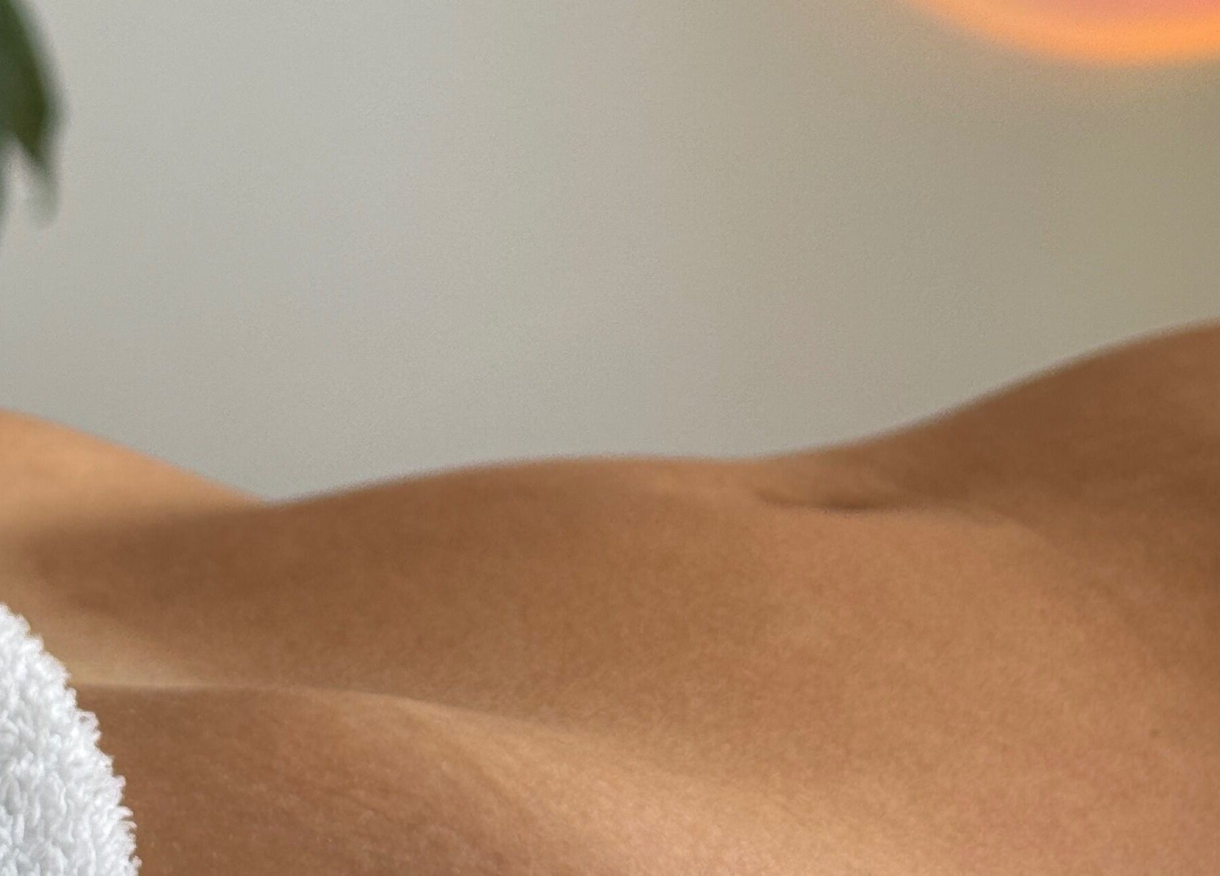 Relaxing massage session at Lymph by Camila in Lisbon, Lisbon, PT.