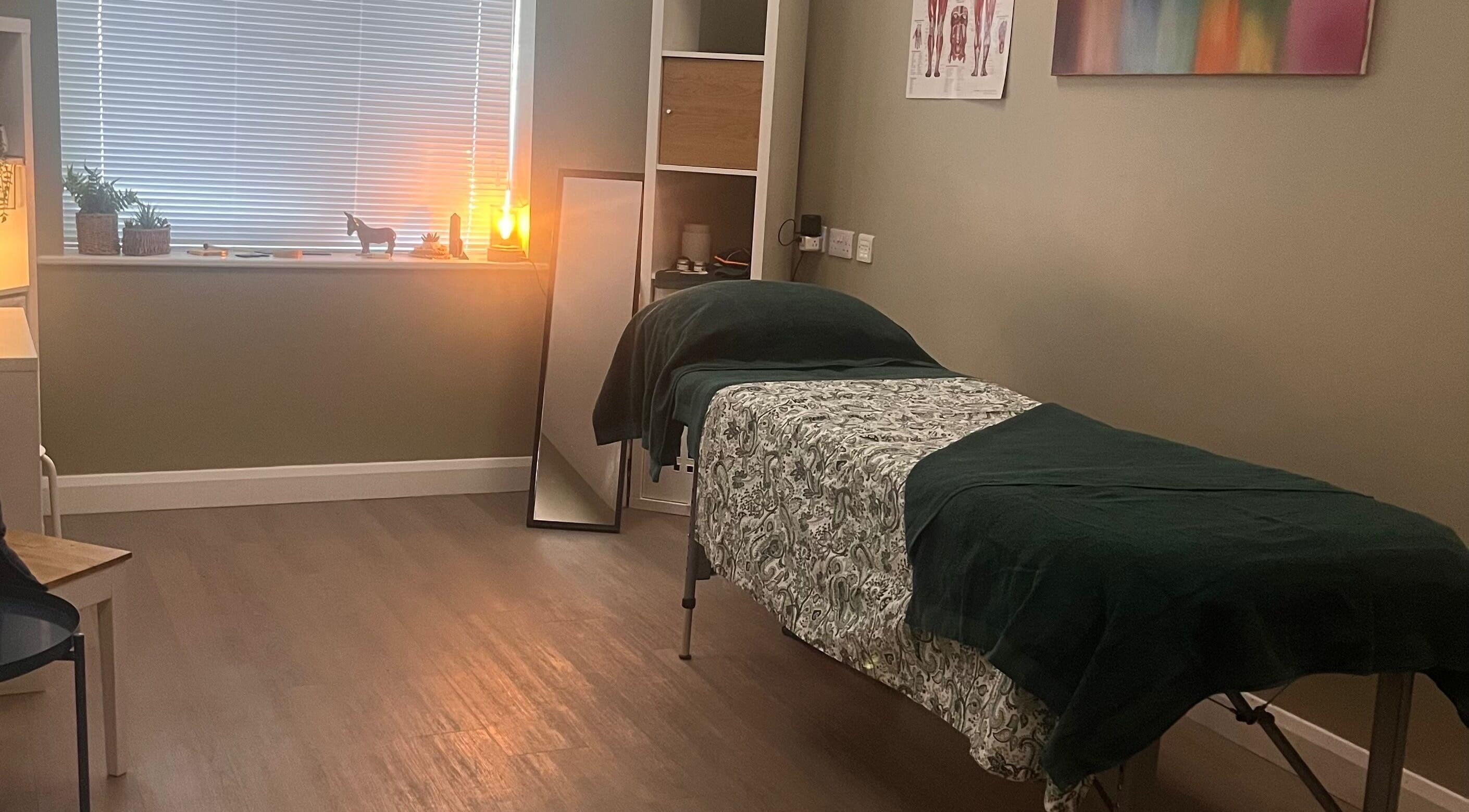 Calm therapy room at Lindsey Graham Physio & Holistics, Chester-le-Street, England, GB, with cozy treatment bed.