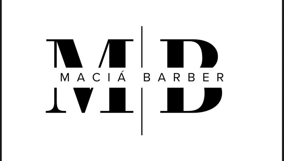 Logo de Maciá Barber en Crevillent, Comunidad Valenciana, ES, destacando diseño elegante.
