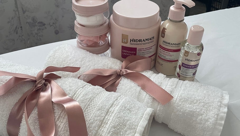 Toalhas e produtos Hidramais no Fábia Steffen Massoterapeuta Humanizada, Santa Catarina, Santa Catarina, BR.