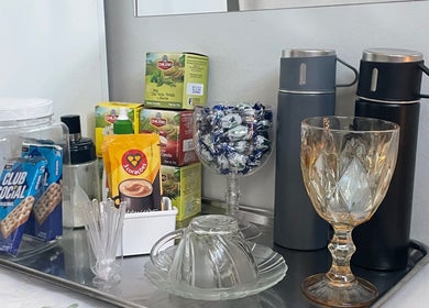 Cantinho de café e chá no Fábia Steffen Massoterapeuta Humanizada, Santa Catarina, Santa Catarina, BR.