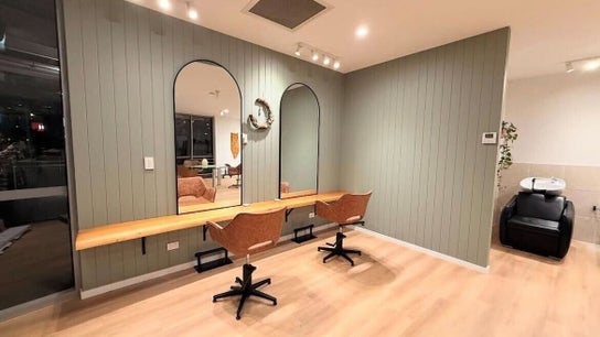 The Fox & Dandelion Hair Bar