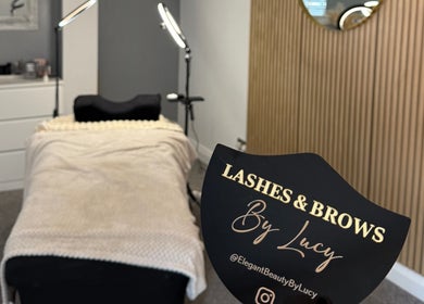 Elegant Beauty By Lucy lash and brow room in Ashby-de-la-zouch, England, GB with cozy bed and modern decor.