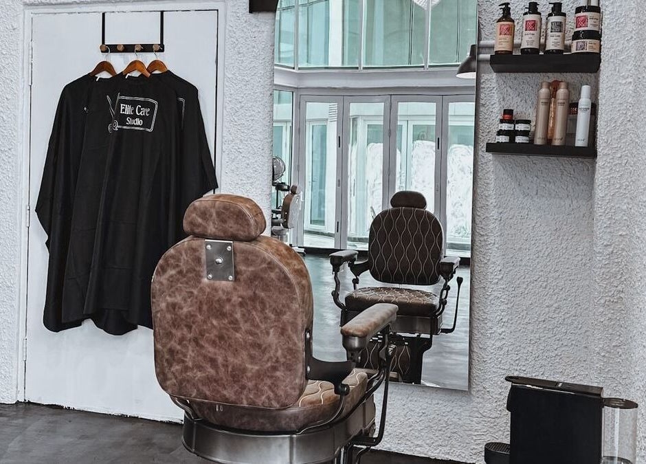 صالون Elite Care Studio الفاخر في الخبر، المنطقة الشرقية، SA. تجهيزات عصرية للجمال والاهتمام الشخصي.