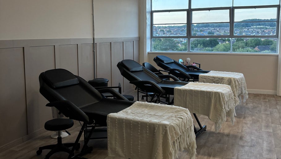 Luxurious spa chairs at Studio S By Sienna in Stoke-on-Trent, England, GB with panoramic views.
