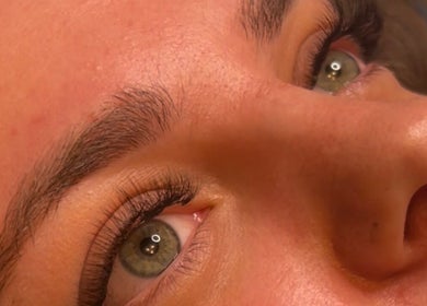 Close-up of expertly done eyelashes at Lashedbymoniqueamelia, Hucknall, England, GB.