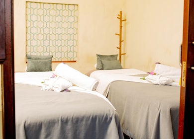 Relaxing twin beds setup at Vygenhoek Spa & Farmhouse, Dullstroom, Mpumalanga, ZA for ultimate relaxation.