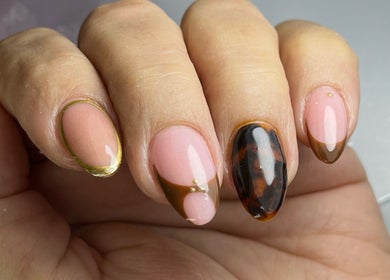 Uñas decorativas en Isabellasnailpty, Panamá, Provincia De Panamá, PA con diseño artístico.
