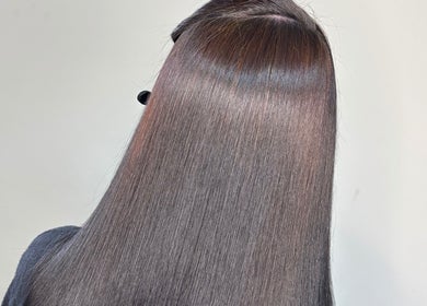 Cabelo liso e brilhante em Espaço Dayane Helen, São Paulo, São Paulo, BR, destacando tratamento de qualidade.