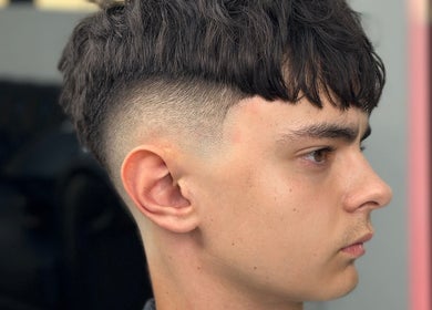 Crisp haircut at DEEP HAIR premium cut & shave, Romano Di Lombardia, Lombardia, IT. Perfect for a modern look.