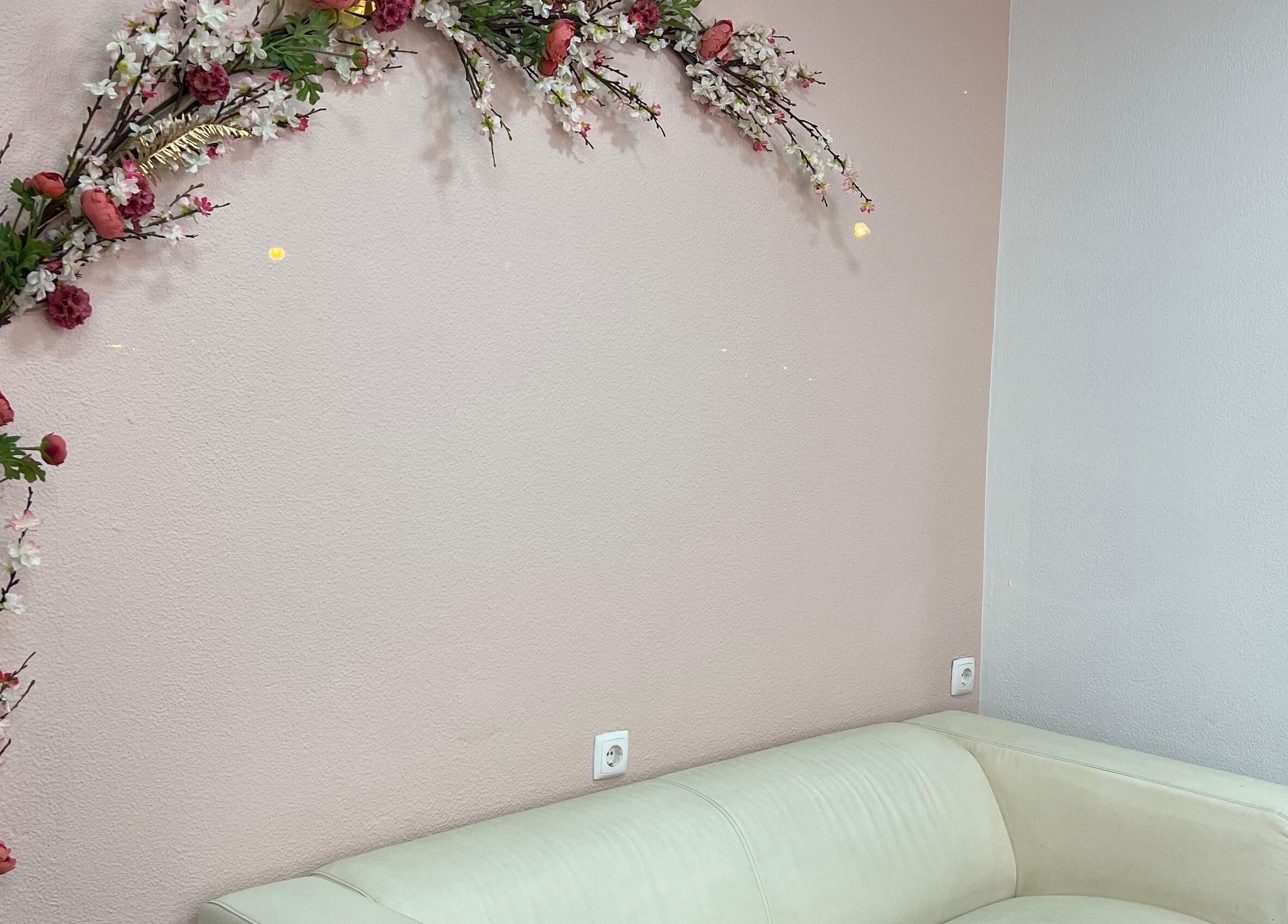 Decoração floral na sala de espera do Evabela - Espaço de Estética, Lisboa, Lisboa, PT.