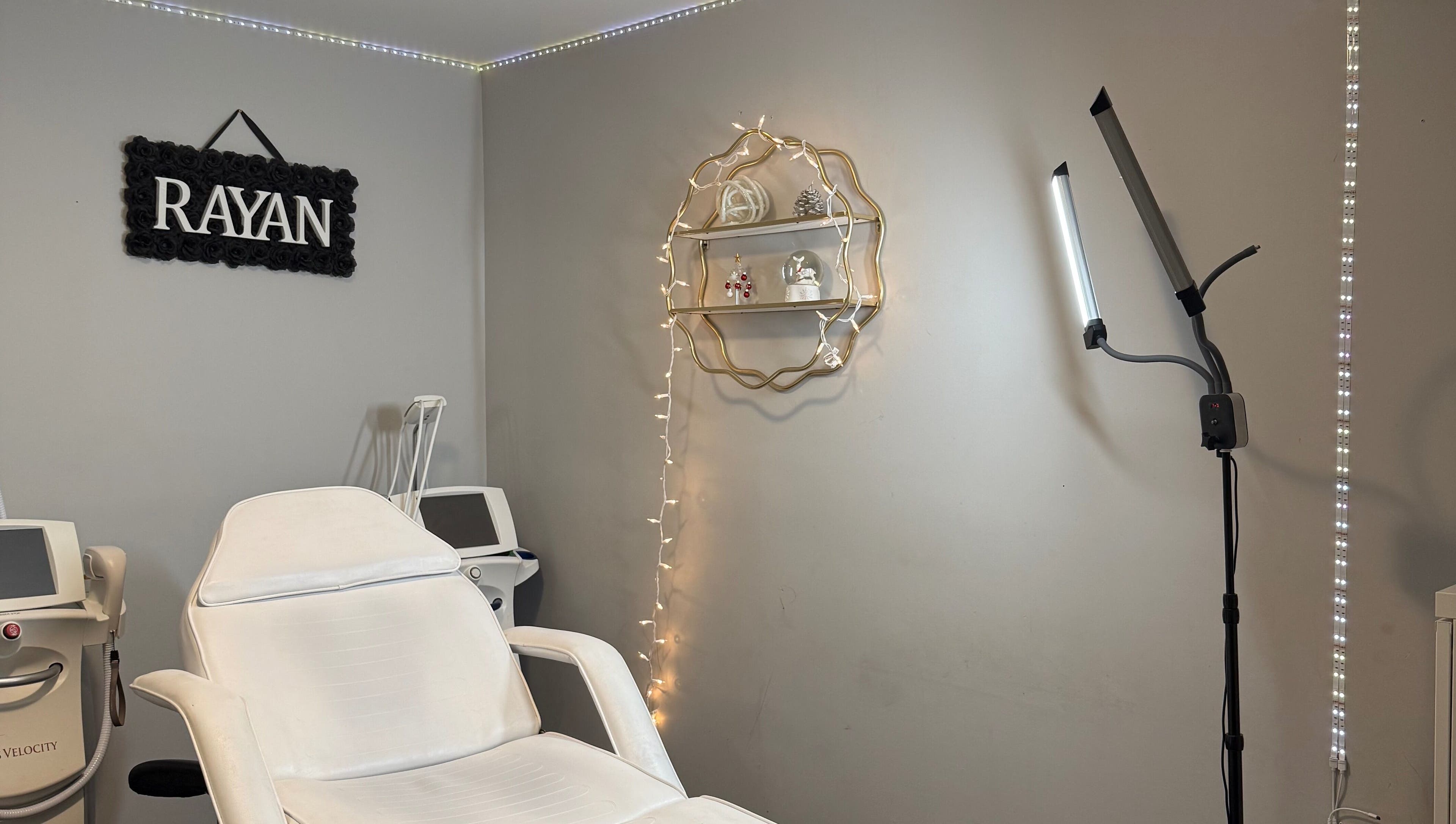 Relaxing treatment room at RayanBeautyy - Ottawa offering premium wellness services in Ottawa, Ontario, CA.