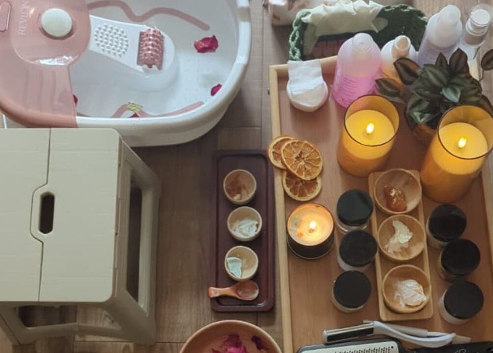 Foot bath and candles at Fusion Spa & Salon UK, Slough, England, GB enhancing relaxation ambiance.