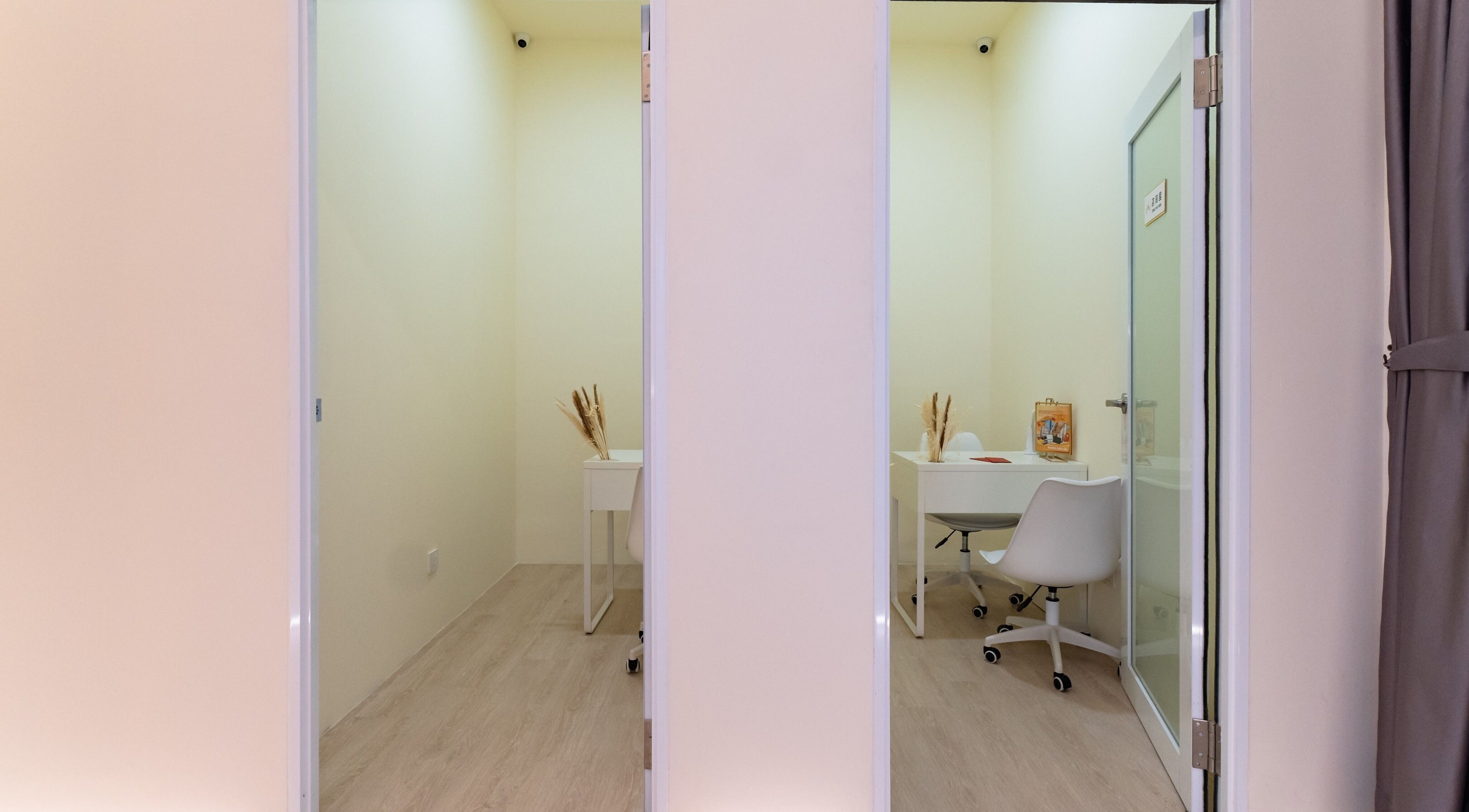 Essential Skin - Velocity 的宁静包间，位于吉隆坡联邦直辖区，提供舒适体验。