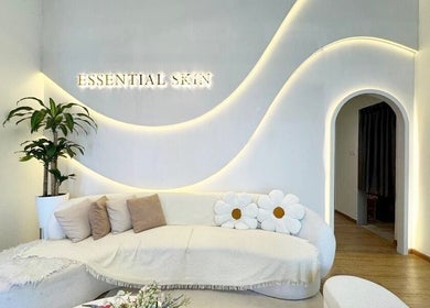 Essential Skin - Velocity的舒适客厅，位于马来西亚吉隆坡，体现优雅与宁静。