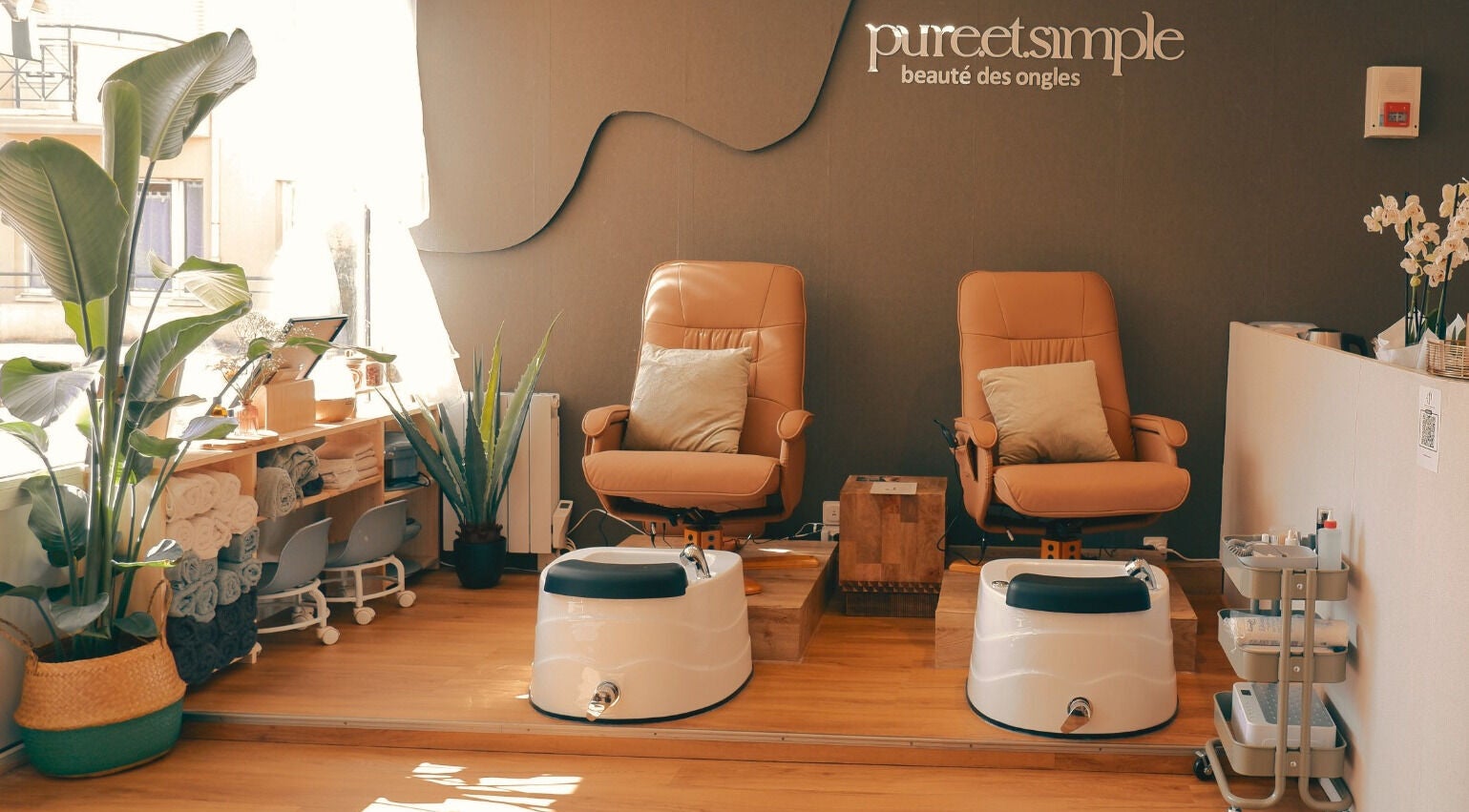 Salon de Pure Et Simple Ongles à Montgeron, Île-de-France, pour un soin beauté relaxant.