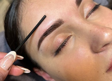 Eyebrow styling at Aesthetics by Jermaine in Porirua, Wellington Region, NZ, enhancing natural beauty.
