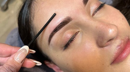 Eyebrow styling at Aesthetics by Jermaine in Porirua, Wellington Region, NZ, enhancing natural beauty.