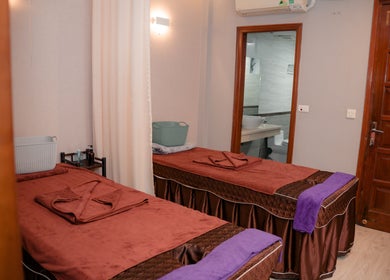 Relaxing massage room at Lá Spa - Massage Shampoo Hanoi, Hà Nội, Hà Nội, VN, offering a calm and serene ambiance.