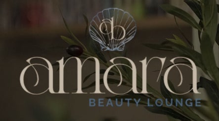 Logo de Amara Beauty Lounge rodeado de hojas verdes, Miami, Florida, US.