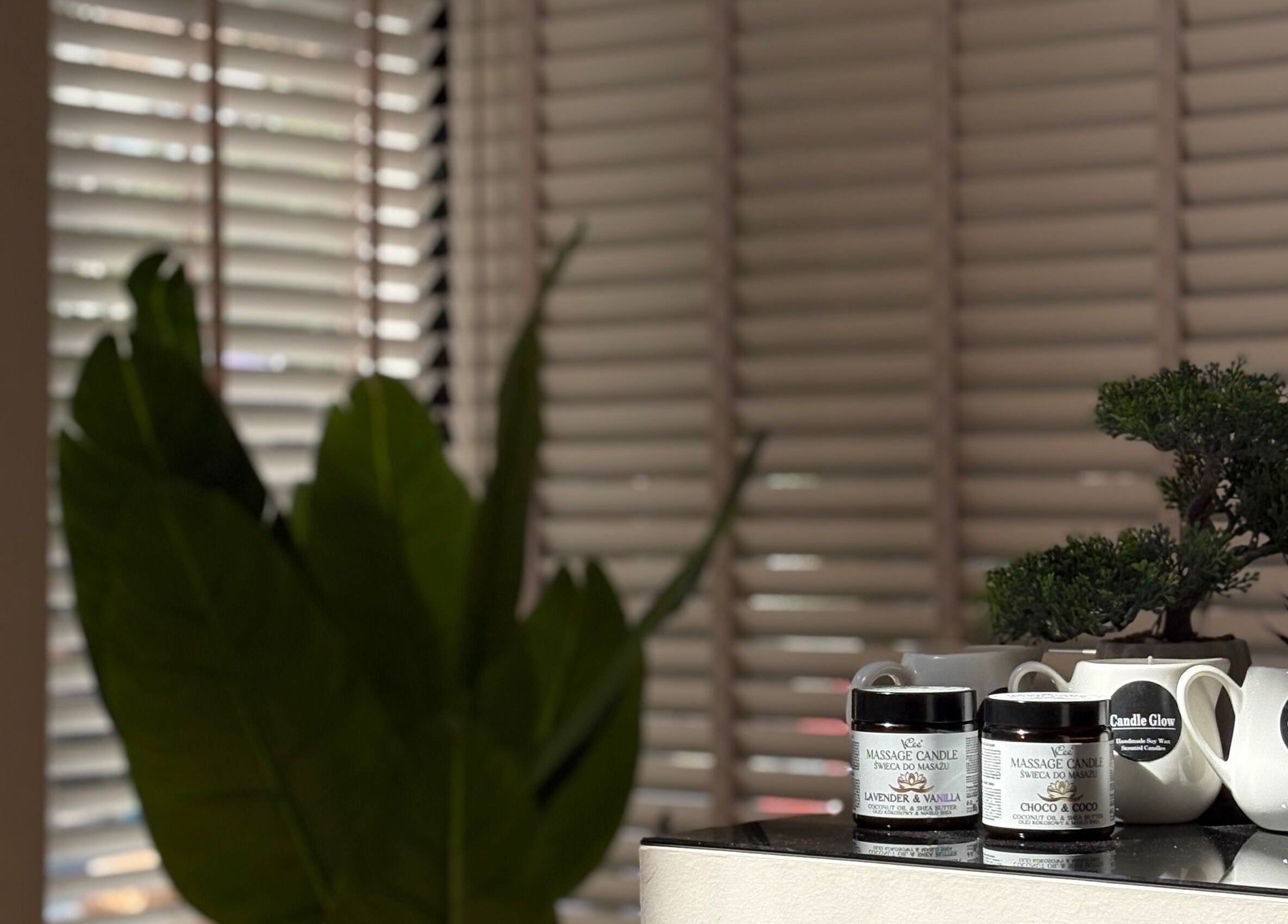 Κεριά και φυτά στο Serenity Massage Experience, Λάρισα, GR.