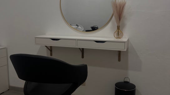 Luvly.Hair Studio