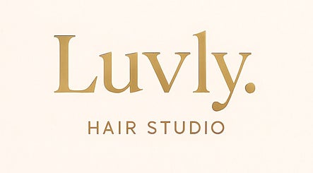 Logo elegante do Luvly.Hair Studio em Viana Do Castelo, Viana Do Castelo, PT.