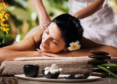 Relaxende massage bij Massage Meesage in Velp, Gelderland, NL met serene wellness sfeer.