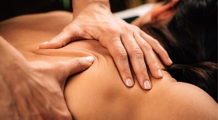 Ontspannende massagebehandeling bij Massage Meesage, Velp, Gelderland, NL. Ervaar ultieme rust en welzijn.