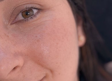 Close-up de pele radiante no Gandra Beauty. Academy, Maia, Porto, PT.