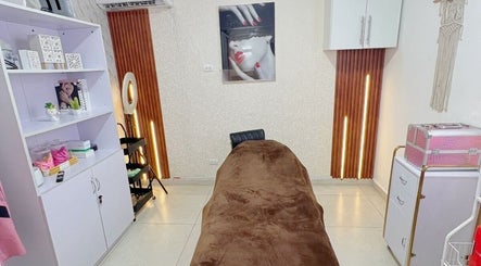 Sala de tratamiento en Yaya Beauty Studio, San Pedro De Macorís, elegante y acogedora para una experiencia relajante.