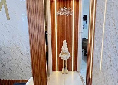 Entrada acogedora de Yaya Beauty Studio en San Pedro De Macorís con decoración elegante.