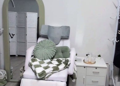 Relaxing treatment room at Groovy Gels By Tash in Sutton-in-Ashfield, England. Cozy atmosphere, perfect for unwinding.