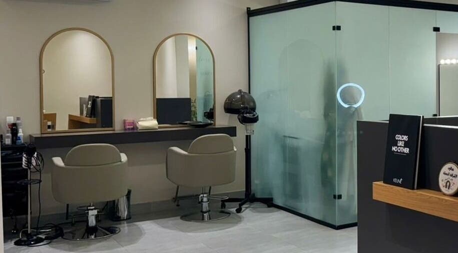 صالون راقٍ في Beautiful Shine بالرياض، منطقة الرياض، SA يتميز بتصميم حديث وأنيق.
