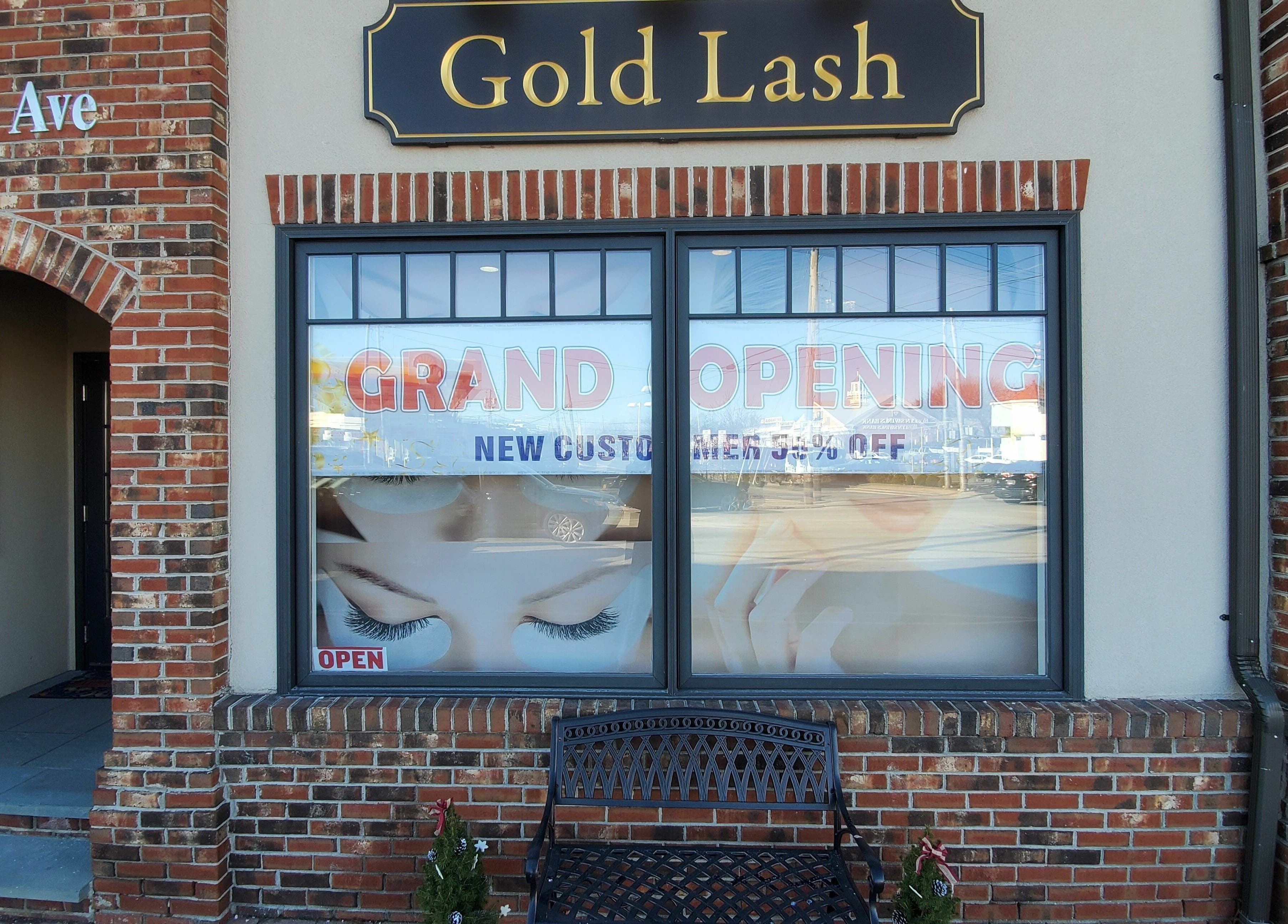 Gold Lash exterior in Syosset, New York, US celebrating grand opening with special offers.