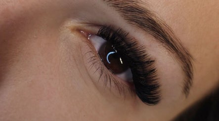 Extensions de cils à MAKANADE STUDIO ESTHÉTIQUE, Guéret, Nouvelle-aquitaine, FR pour un regard captivant.