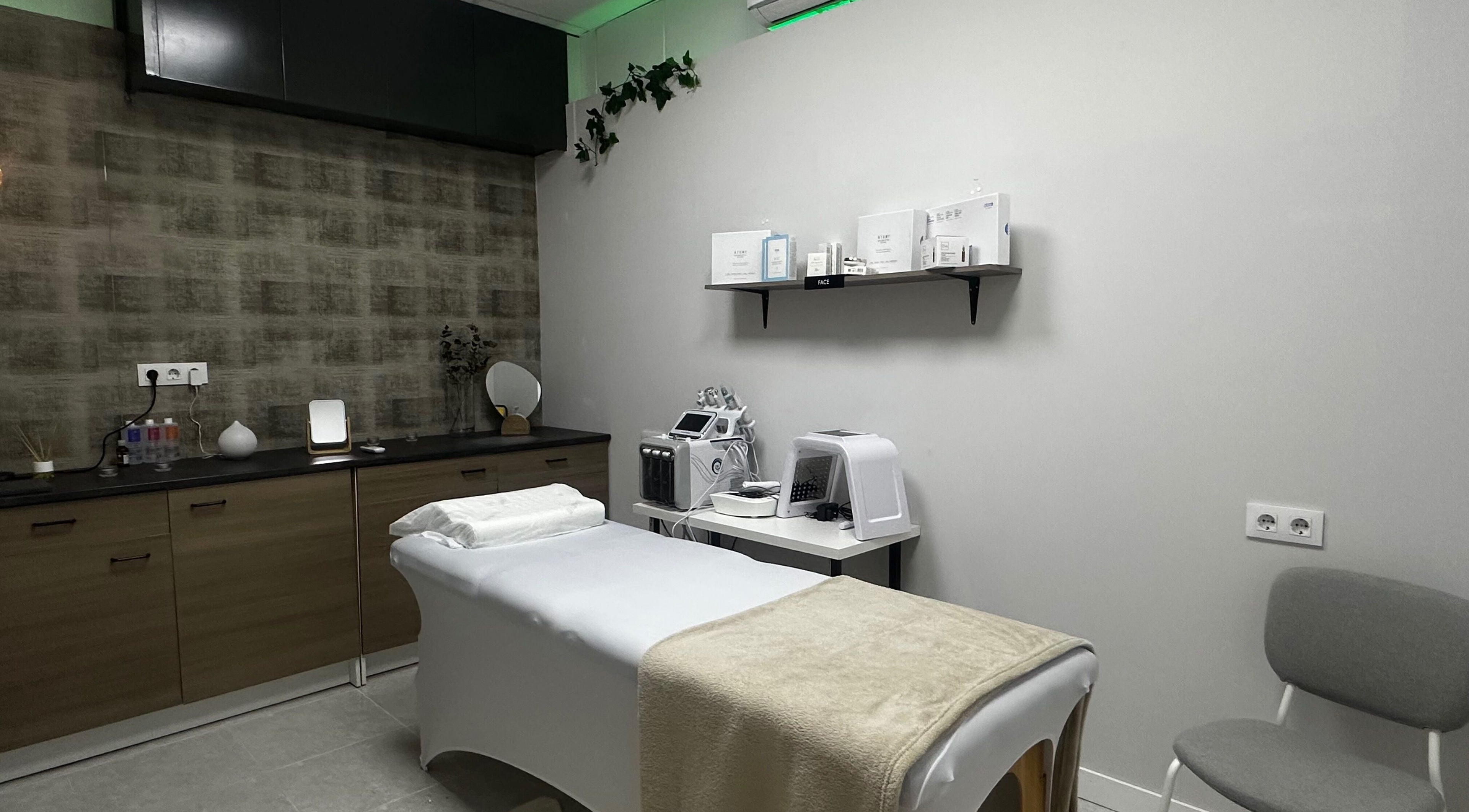 Sala de tratamiento en Estética Hanna Miin (Chasoal), Ciudad Real, Castilla-la Mancha, ES.