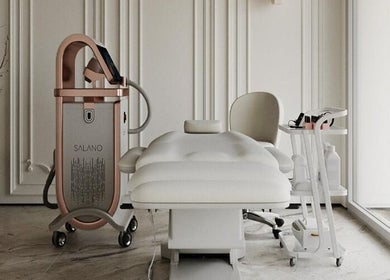 Modernes Behandlungszimmer bei BROWFINESSE AG in Balgach, Sankt Gallen, CH, mit stilvollem Interieur.