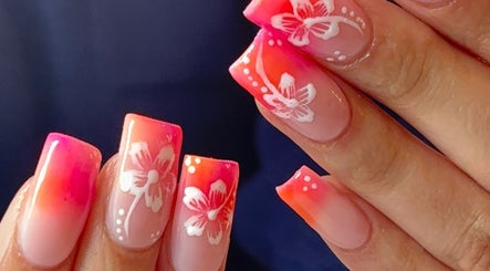 Elegant floral nail art at Ro Refine, Dublin, County Dublin, IE. Perfect for a refined and stylish look.