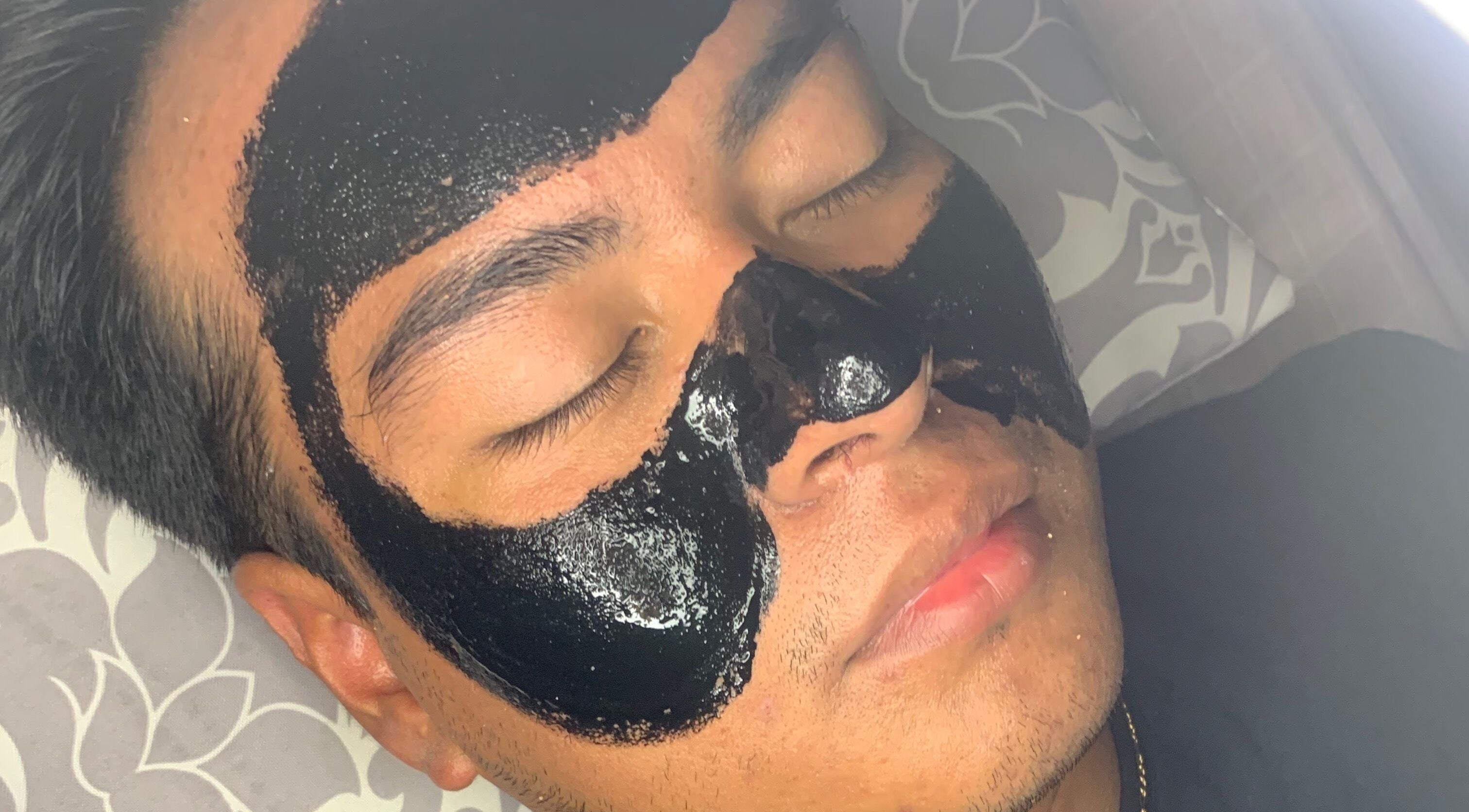 Tratamiento facial en Alta Peluqueria & Barberia HÉCTOR PARRA, Santiago De Querétaro, Querétaro, MX.