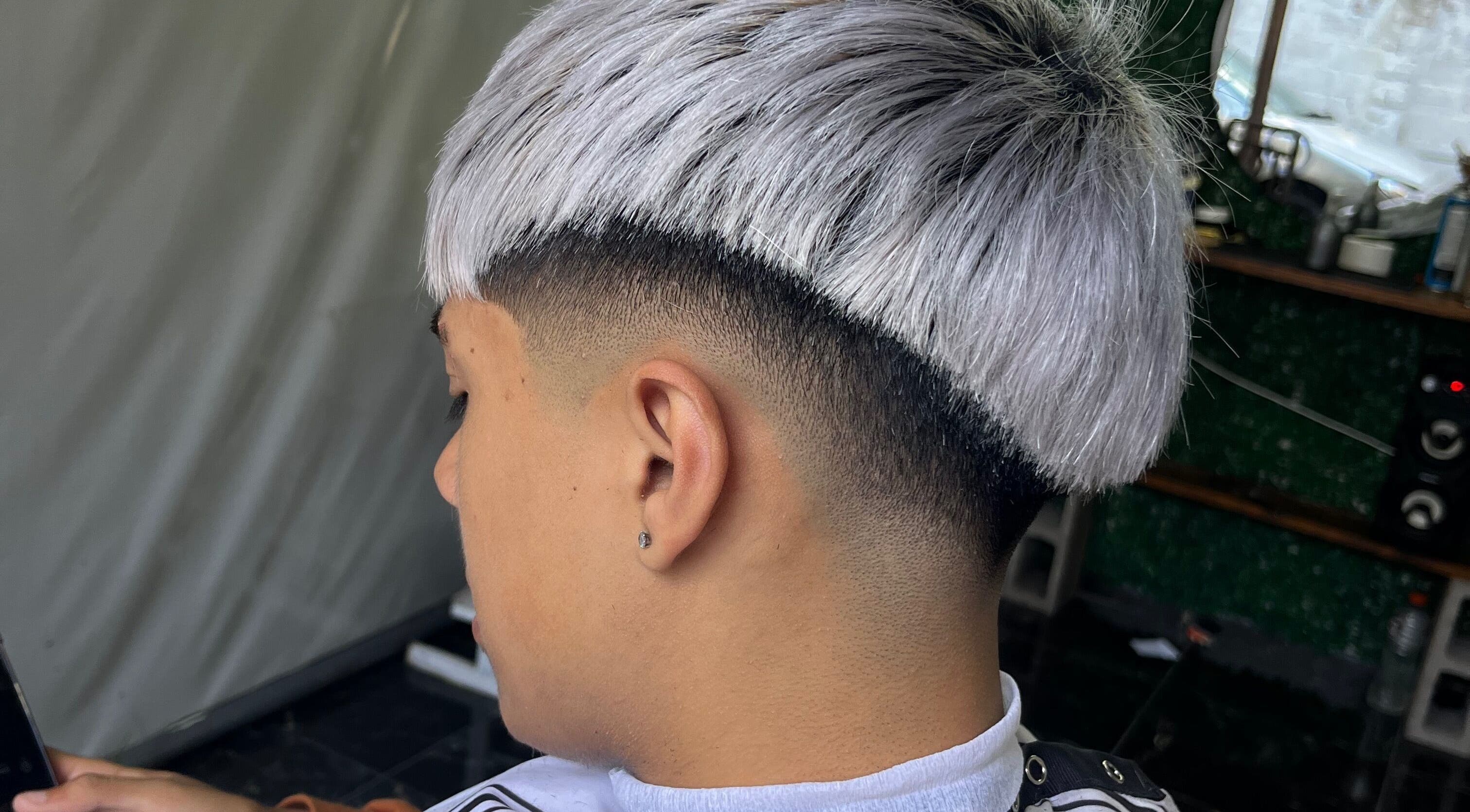 Corte de cabello moderno en Barber911, José Marmol, Provincia De Buenos Aires, AR.