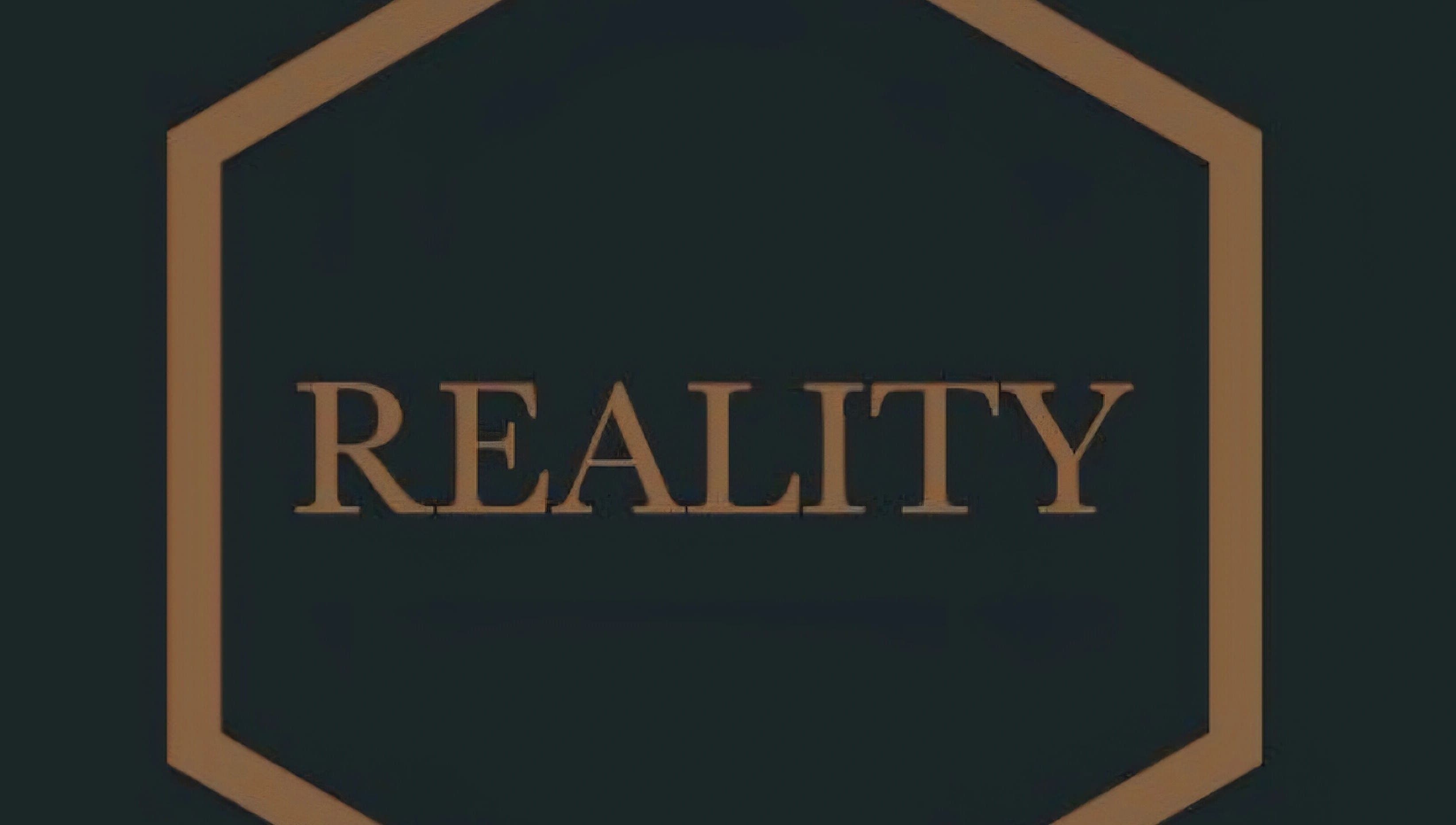 Logo della sede Reality a Salerno, Campania, IT. Design elegante su sfondo scuro.