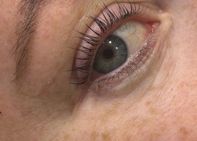 Close-up of styled eyelashes at Beautè By Millie in Douglas, GB showcasing expert lash treatment.