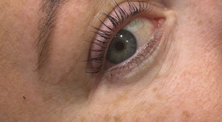 Close-up of styled eyelashes at Beautè By Millie in Douglas, GB showcasing expert lash treatment.