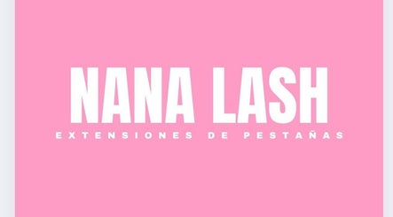 Logo de Nana Lash, extensiones de pestañas en Madrid, Comunidad De Madrid, ES en fondo rosa.
