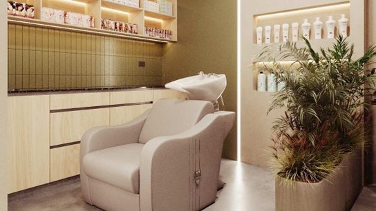 Le Petit Hair & Nails Club